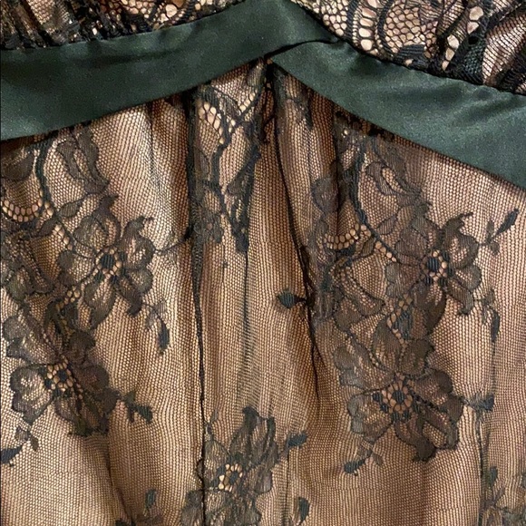 Beautiful lace top - Picture 4 of 5